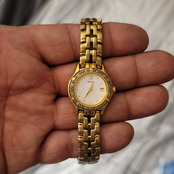 Seiko Gold Electro Plated & Diamond Watch 7N89-0449 - Picture 1 of 4